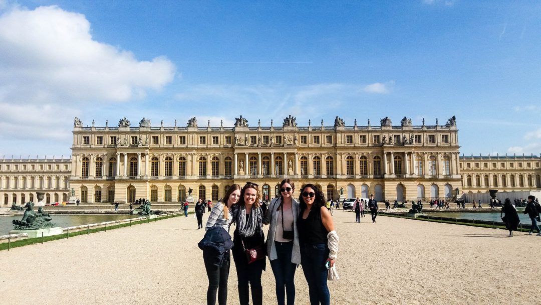 Visiting the Palace of Versailles as a day trip is one of the top things to do in Paris, which is why it can get absolutely packed. Here are some tips and tricks for avoiding the crowds at Versailles.