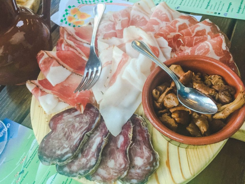 A platter of delicious speck at La Polentera